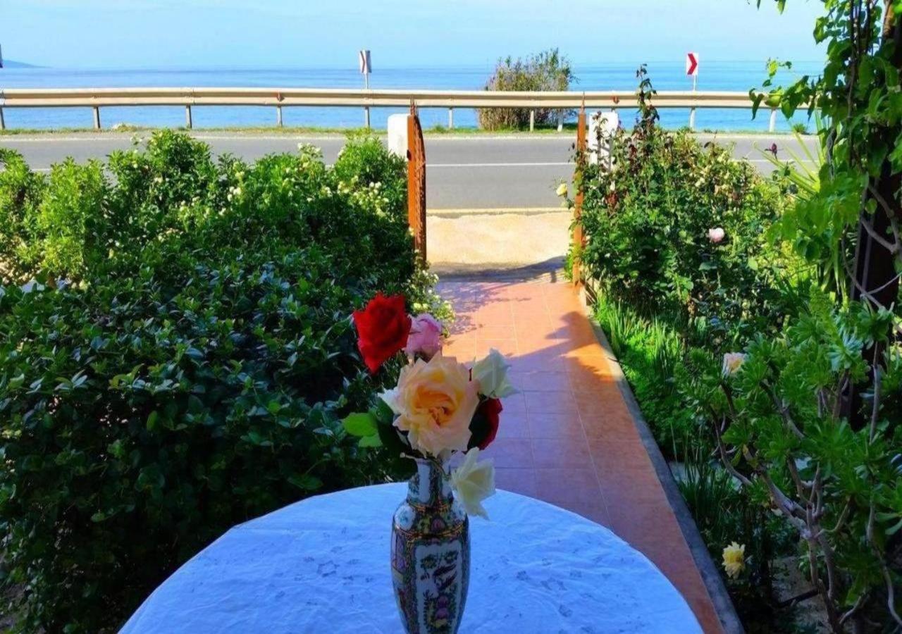 Spiti Damianos Villa Beachfront Помос Екстериор снимка
